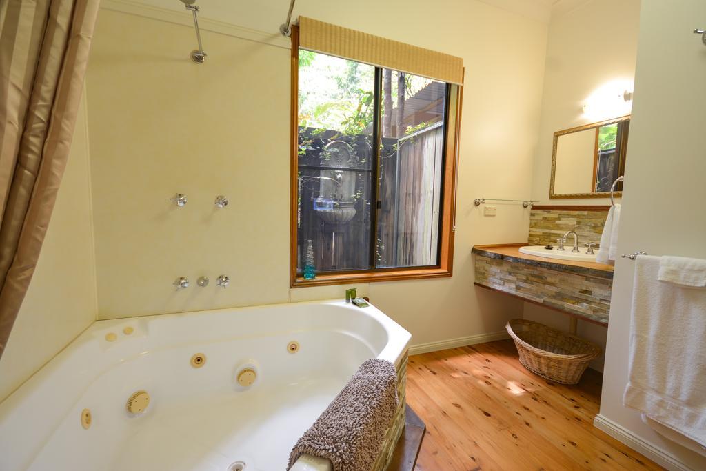 Crater Lakes Rainforest Cottages Yungaburra Dış mekan fotoğraf